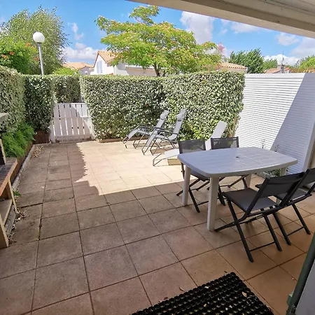 Maisonette Avec Piscine Et Parking, Proche - Fr-1-194-343