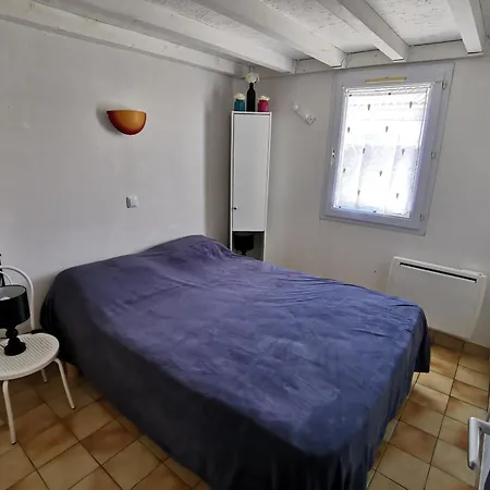 Maisonette Avec Piscine Et Parking, Proche - Fr-1-194-343 *