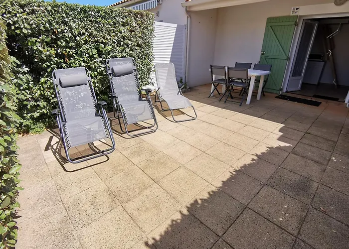 Maisonette Avec Piscine Et Parking, Proche - Fr-1-194-343 *